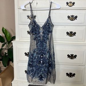 basix black label nude and navy dress size 0 (runs large)